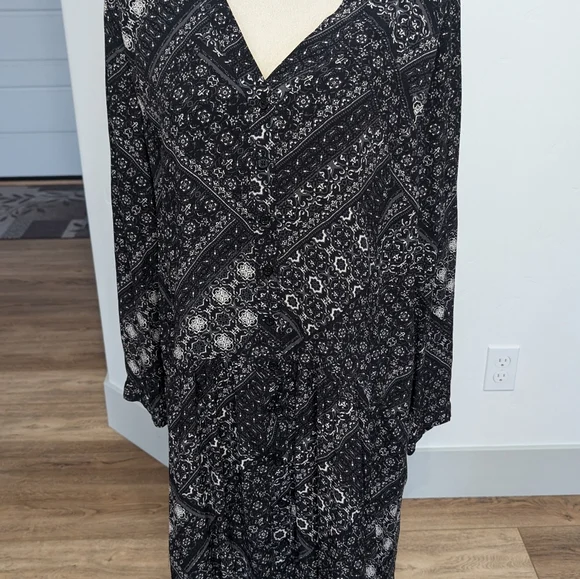 Women's dress - Picture 7 of 11